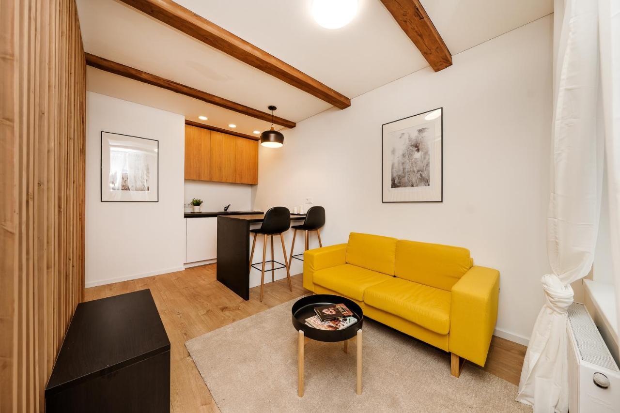 Lovely With Free Parking Space In The Charming Area Of Apartment *