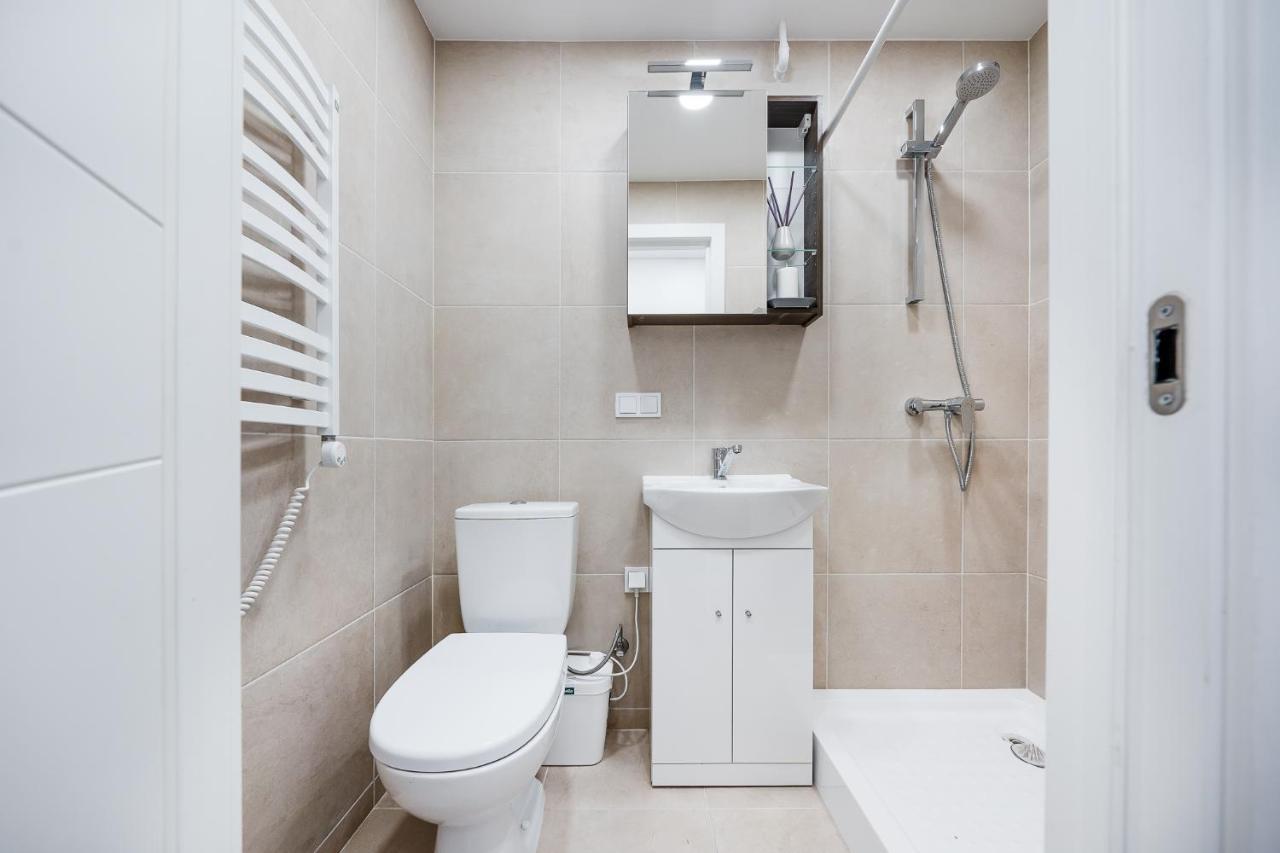 Lovely With Free Parking Space In The Charming Area Of Vilnius