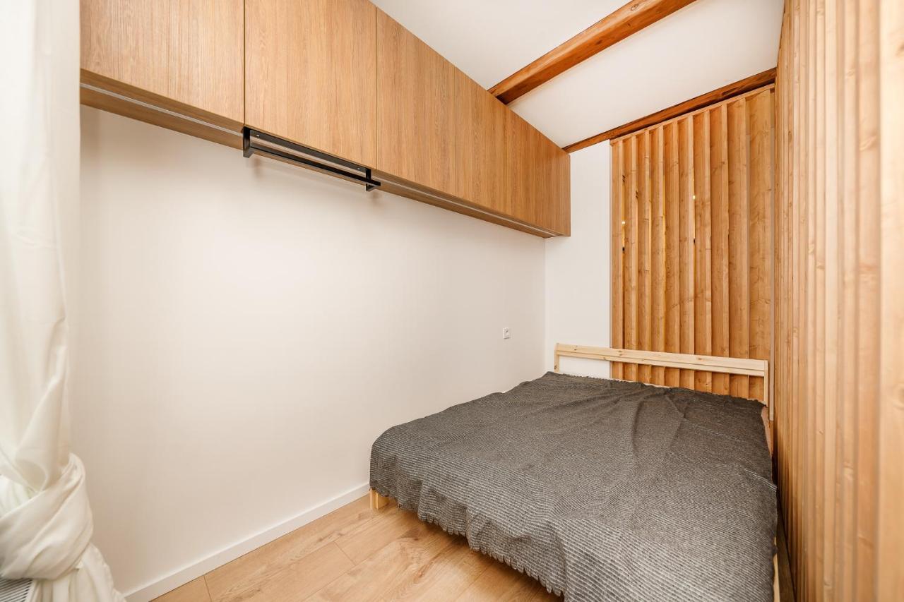 Lovely With Free Parking Space In The Charming Area Of
